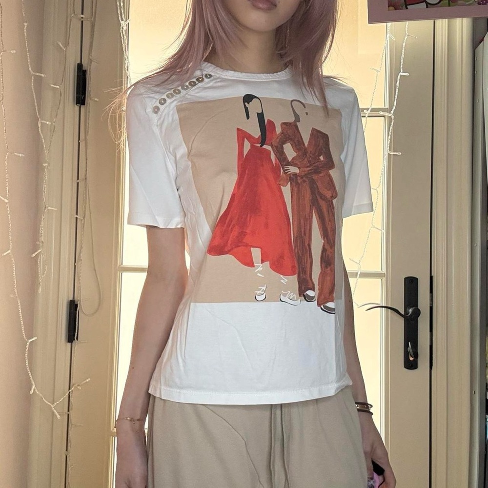 Size Small Zara White Fashion Illustration Graphic Tee w/ Pearl Button Detail
